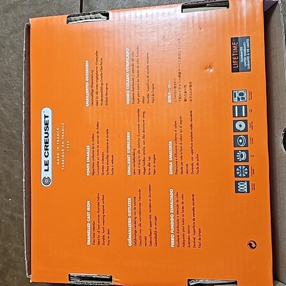 NIB LE CREUSET Heart Cast Iron Valentines Skillet/Pan Shiny White MADE IN FRANCE - Picture 7 of 7